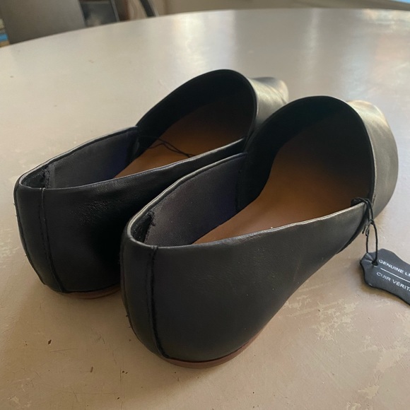 Denver Hayes Black Women’s Leather Slip On Flats - Picture 3 of 5